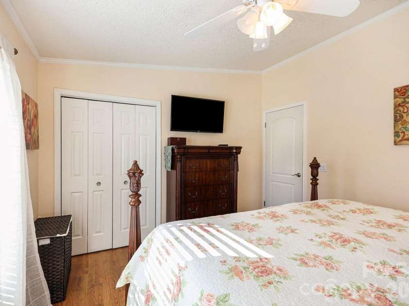 103 Oriole Road, New London, NC 28127.  MLS# CAR4335932, YatesRealty ID 2365. Primary bedroom offers a walk in closet