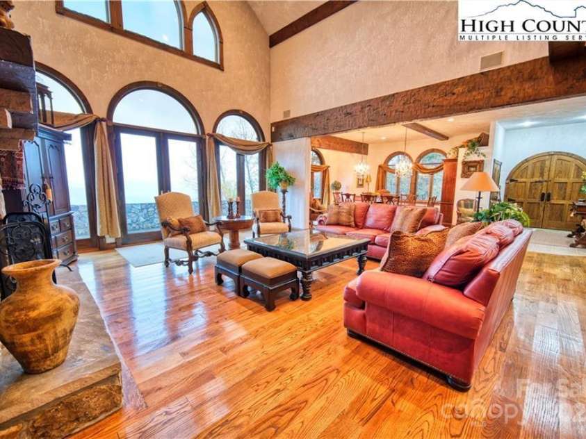 530 Howards Knob Road, Boone, NC 28607.  MLS# CAR4215203, YatesRealty ID 2365. 