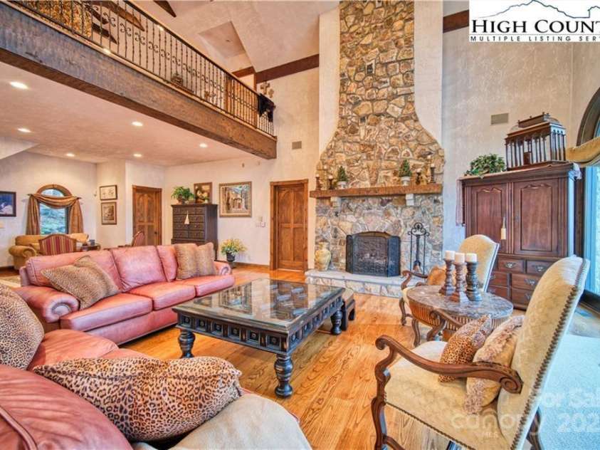 530 Howards Knob Road, Boone, NC 28607.  MLS# CAR4215203, YatesRealty ID 2365. 