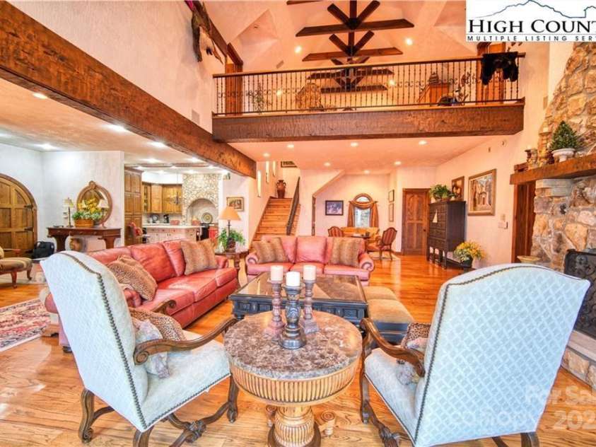 530 Howards Knob Road, Boone, NC 28607.  MLS# CAR4215203, YatesRealty ID 2365. 