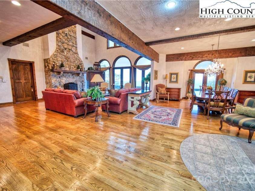 530 Howards Knob Road, Boone, NC 28607.  MLS# CAR4215203, YatesRealty ID 2365. 