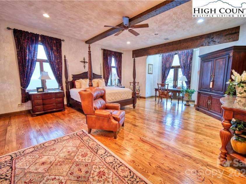 530 Howards Knob Road, Boone, NC 28607.  MLS# CAR4215203, YatesRealty ID 2365. 