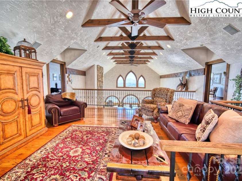 530 Howards Knob Road, Boone, NC 28607.  MLS# CAR4215203, YatesRealty ID 2365. 