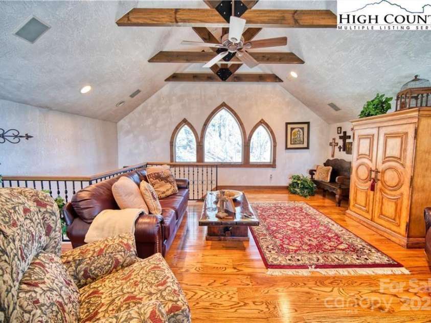 530 Howards Knob Road, Boone, NC 28607.  MLS# CAR4215203, YatesRealty ID 2365. 