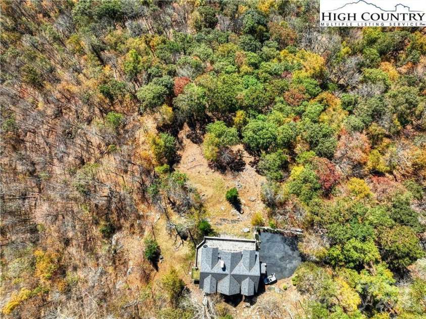 530 Howards Knob Road, Boone, NC 28607.  MLS# CAR4215203, YatesRealty ID 2365. 