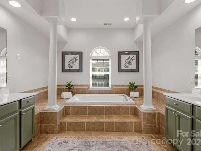 1116 Crooked River Drive, Waxhaw, NC 28173.  MLS# CAR4250432, YatesRealty ID 23650. 