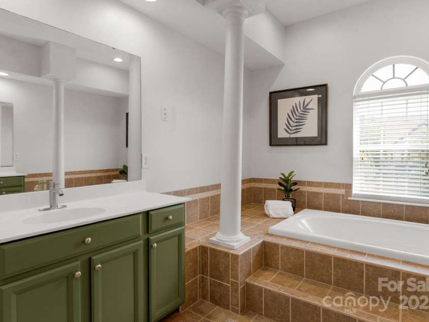 1116 Crooked River Drive, Waxhaw, NC 28173.  MLS# CAR4250432, YatesRealty ID 23650. 