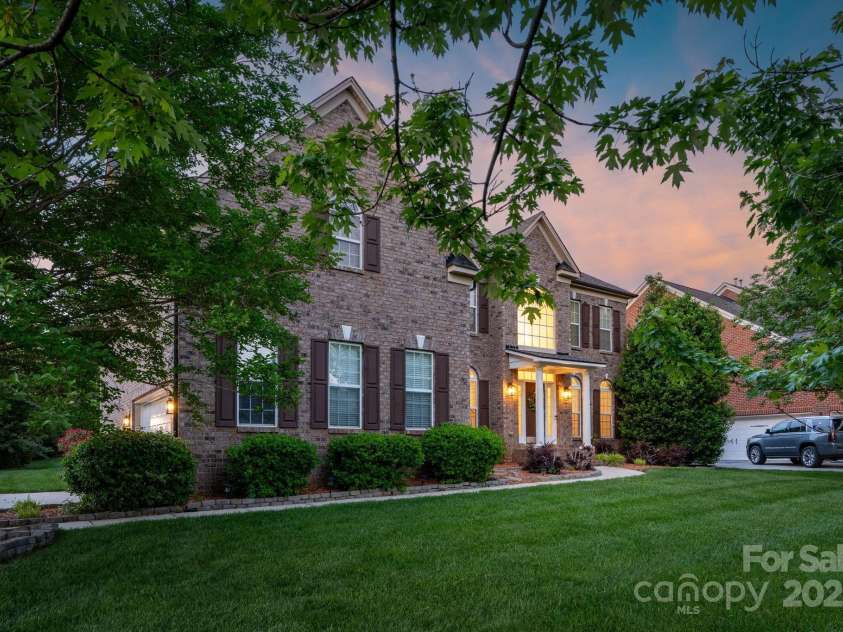 1116 Crooked River Drive, Waxhaw, NC 28173.  MLS# CAR4250432, YatesRealty ID 23650. 