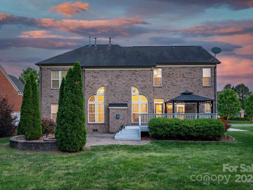 1116 Crooked River Drive, Waxhaw, NC 28173.  MLS# CAR4250432, YatesRealty ID 23650. 