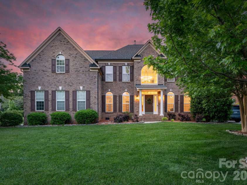 1116 Crooked River Drive, Waxhaw, NC 28173.  MLS# CAR4338274, YatesRealty ID 23650. 