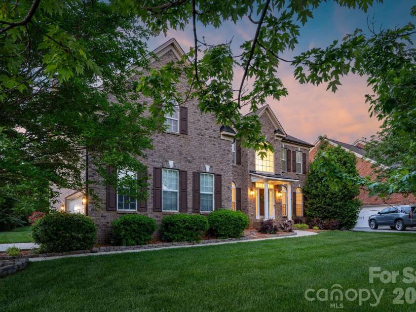 1116 Crooked River Drive, Waxhaw, NC 28173.  MLS# CAR4338274, YatesRealty ID 23650. 