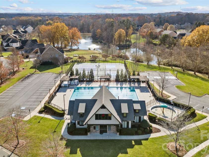 1116 Crooked River Drive, Waxhaw, NC 28173.  MLS# CAR4338274, YatesRealty ID 23650. Clubhouse & Pool 