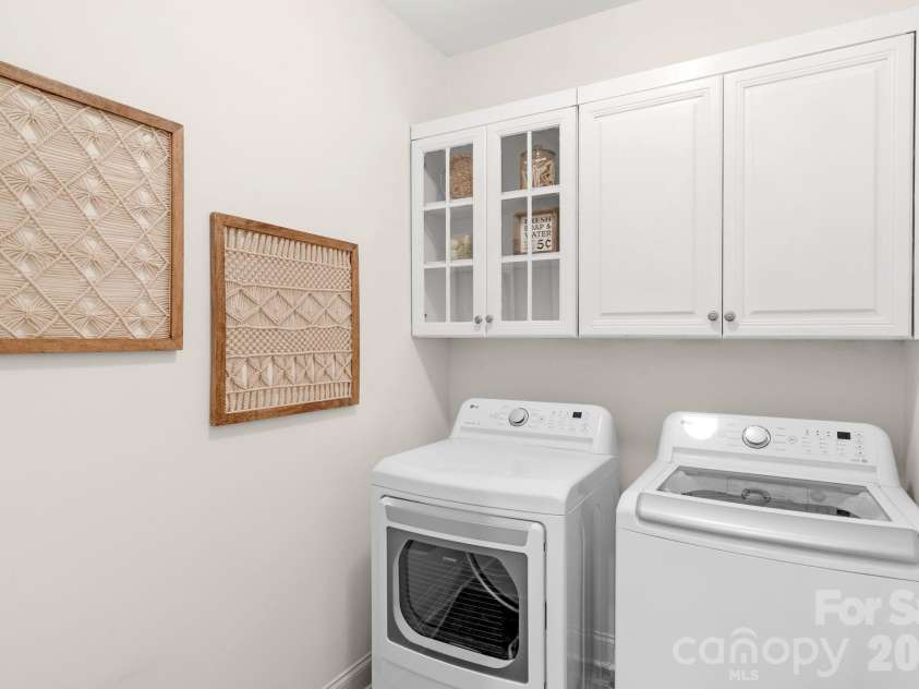 1116 Crooked River Drive, Waxhaw, NC 28173.  MLS# CAR4338274, YatesRealty ID 23650. First Floor Laundry 