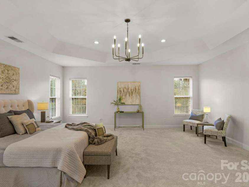 1116 Crooked River Drive, Waxhaw, NC 28173.  MLS# CAR4338274, YatesRealty ID 23650. Large, Bright and Inviting 