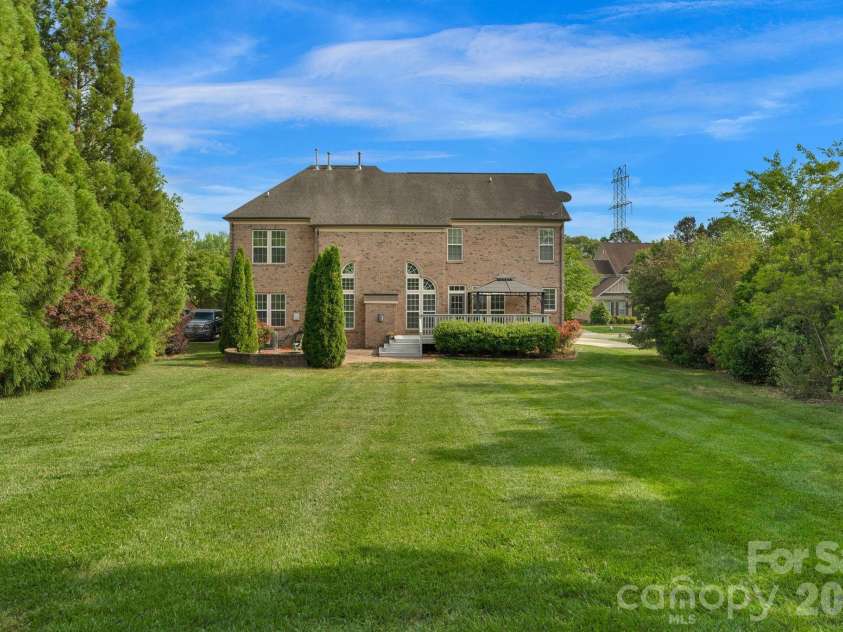 1116 Crooked River Drive, Waxhaw, NC 28173.  MLS# CAR4338274, YatesRealty ID 23650. Level .43 Acre Lot with endless possibilities 