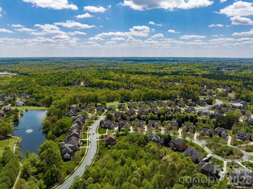 1116 Crooked River Drive, Waxhaw, NC 28173.  MLS# CAR4338274, YatesRealty ID 23650. Stocked Pond, Walking Trails & Sidewalks 