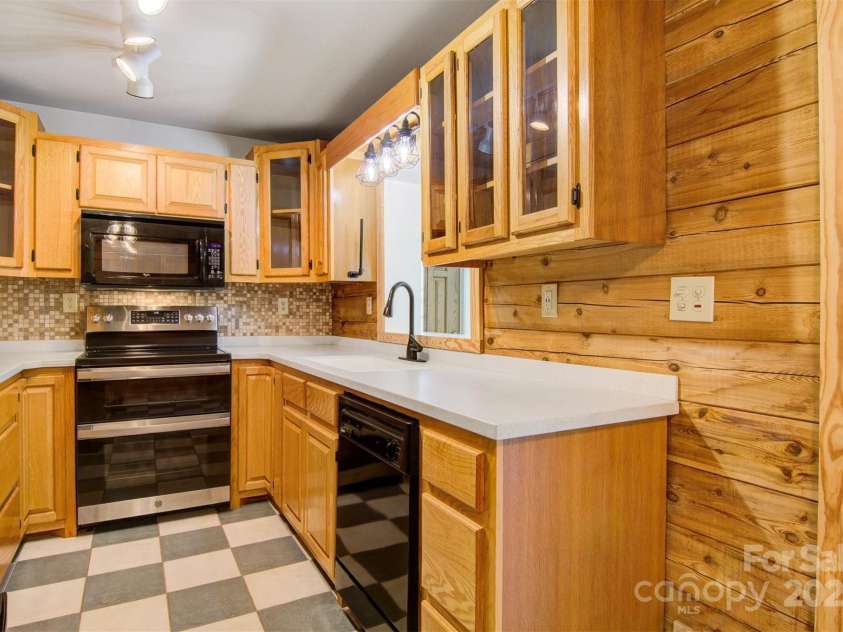 4962 Serenity Lane, Granite Falls, NC 28630.  MLS# CAR4263669, YatesRealty ID 23651. Kitchen