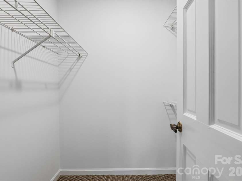 201 Timber Drive, Asheville, NC 28804.  MLS# CAR4373711, YatesRealty ID 23652. 2nd walk-in closet