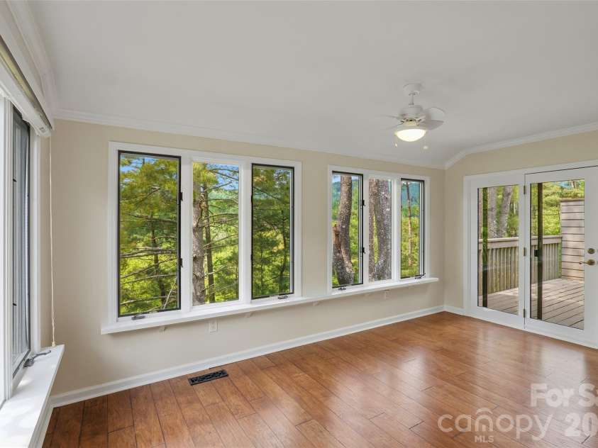 201 Timber Drive, Asheville, NC 28804.  MLS# CAR4373711, YatesRealty ID 23652. Sunroom