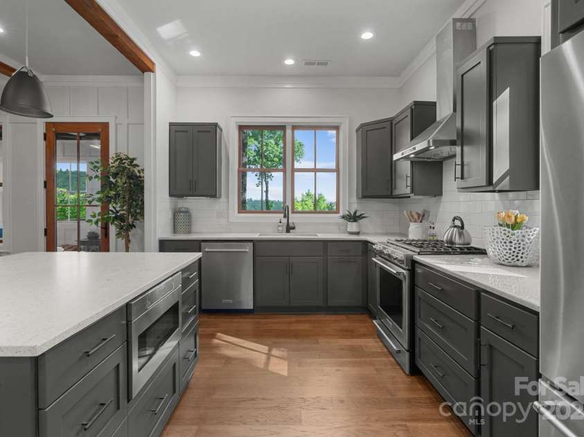 48 Bearfoot Lane, Highlands, NC 28741.  MLS# CAR4267783, YatesRealty ID 23652. 