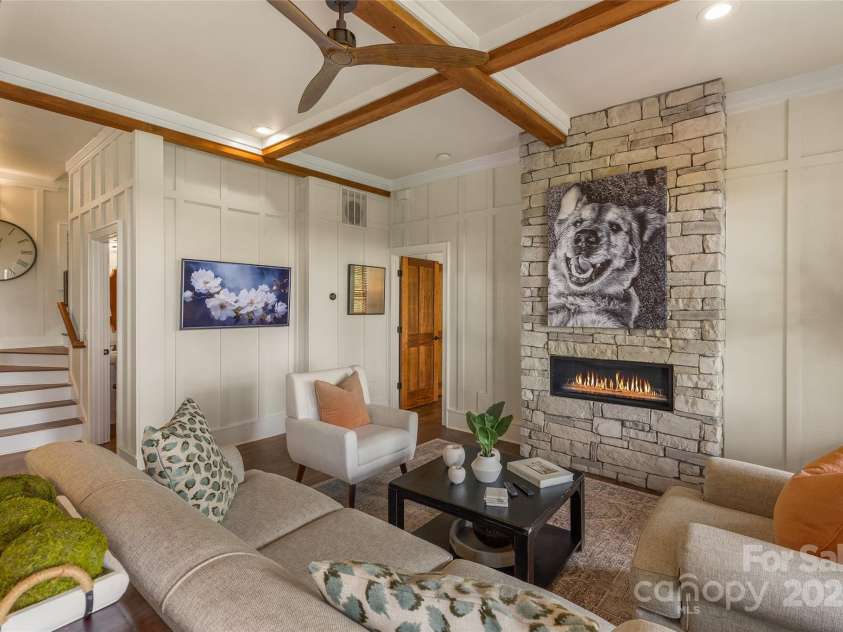 48 Bearfoot Lane, Highlands, NC 28741.  MLS# CAR4267783, YatesRealty ID 23652. 