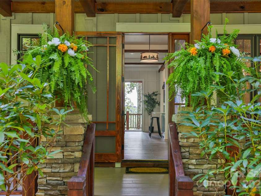 48 Bearfoot Lane, Highlands, NC 28741.  MLS# CAR4267783, YatesRealty ID 23652. 