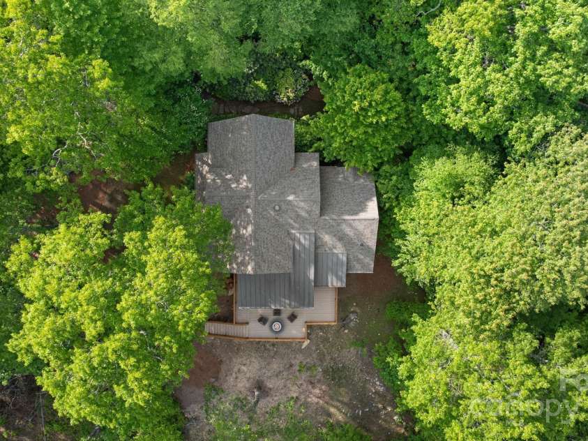 48 Bearfoot Lane, Highlands, NC 28741.  MLS# CAR4267783, YatesRealty ID 23652. 