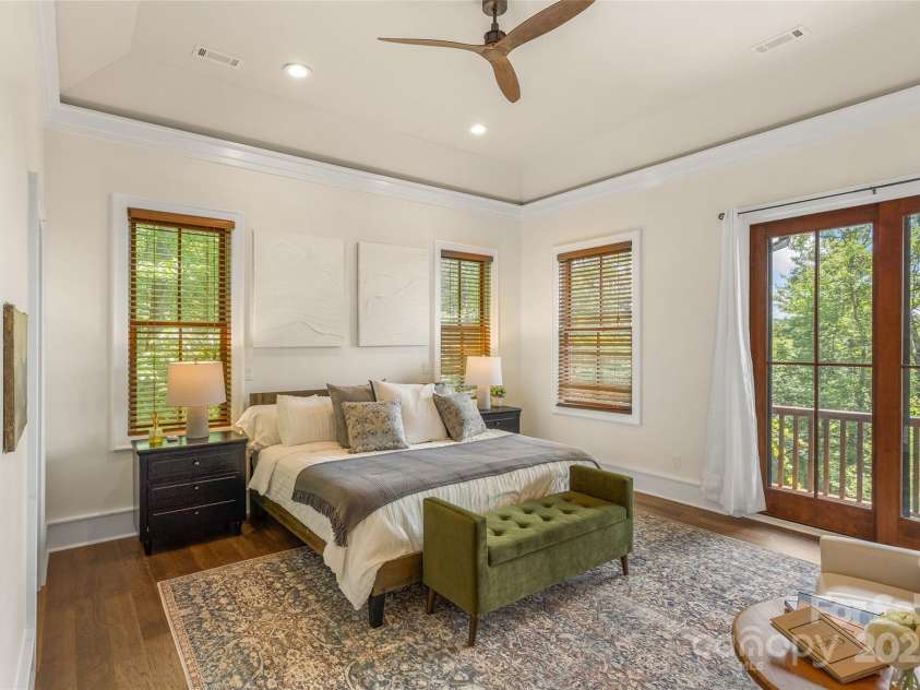 48 Bearfoot Lane, Highlands, NC 28741.  MLS# CAR4267783, YatesRealty ID 23652. Primary Ensuite on the Main Level