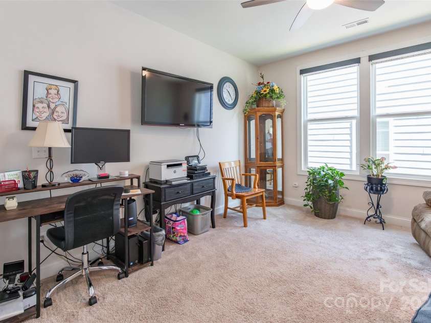 8516 Profit Lane, Charlotte, NC 28215.  MLS# CAR4273138, YatesRealty ID 23655. 