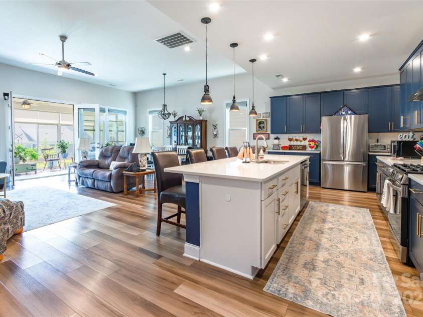 8516 Profit Lane, Charlotte, NC 28215.  MLS# CAR4273138, YatesRealty ID 23655. 