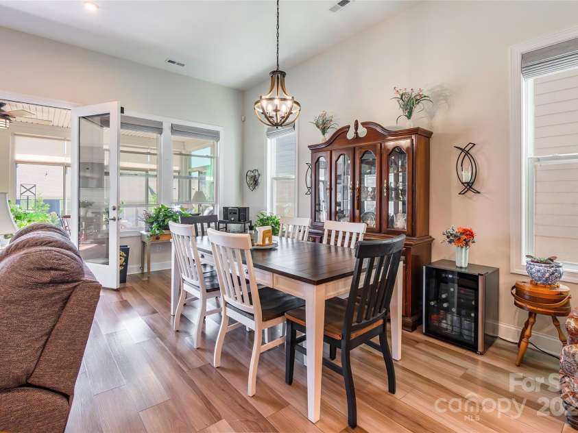 8516 Profit Lane, Charlotte, NC 28215.  MLS# CAR4273138, YatesRealty ID 23655. 