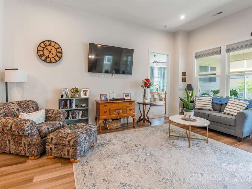 8516 Profit Lane, Charlotte, NC 28215.  MLS# CAR4273138, YatesRealty ID 23655. 