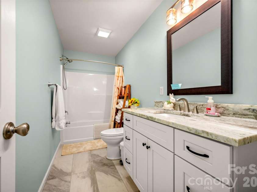 88 Pounding Mill None, Hendersonville, NC 28792.  MLS# CAR4367016, YatesRealty ID 23655. Upstairs full bath