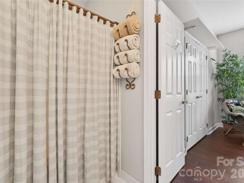 18310 Taffrail Way, Cornelius, NC 28031.  MLS# CAR4372401, YatesRealty ID 23659. 