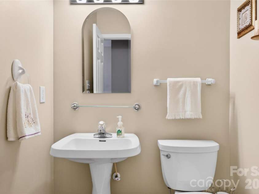 18310 Taffrail Way, Cornelius, NC 28031.  MLS# CAR4372401, YatesRealty ID 23659. Main floor powder room