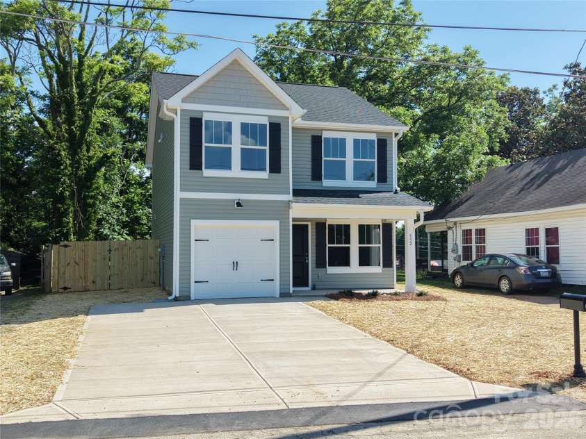 532 Bond Street, Statesville, NC 28677.  MLS# CAR4380155, YatesRealty ID 23660. 