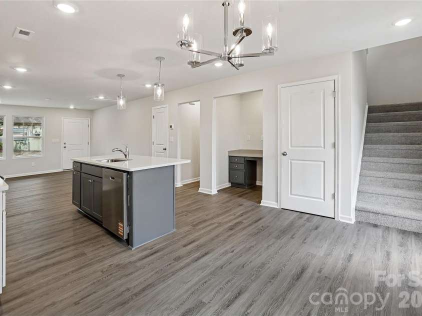 532 Bond Street, Statesville, NC 28677.  MLS# CAR4380155, YatesRealty ID 23660. 