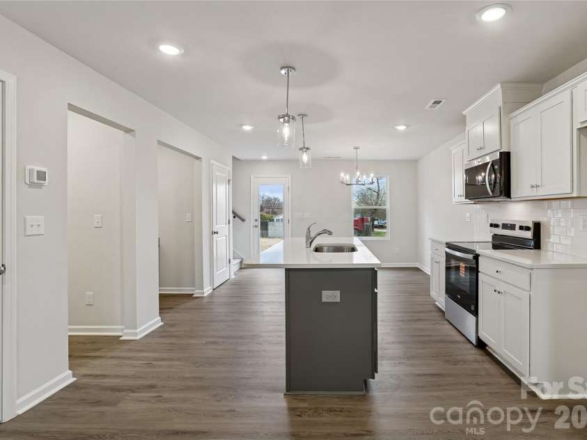 532 Bond Street, Statesville, NC 28677.  MLS# CAR4380155, YatesRealty ID 23660. 