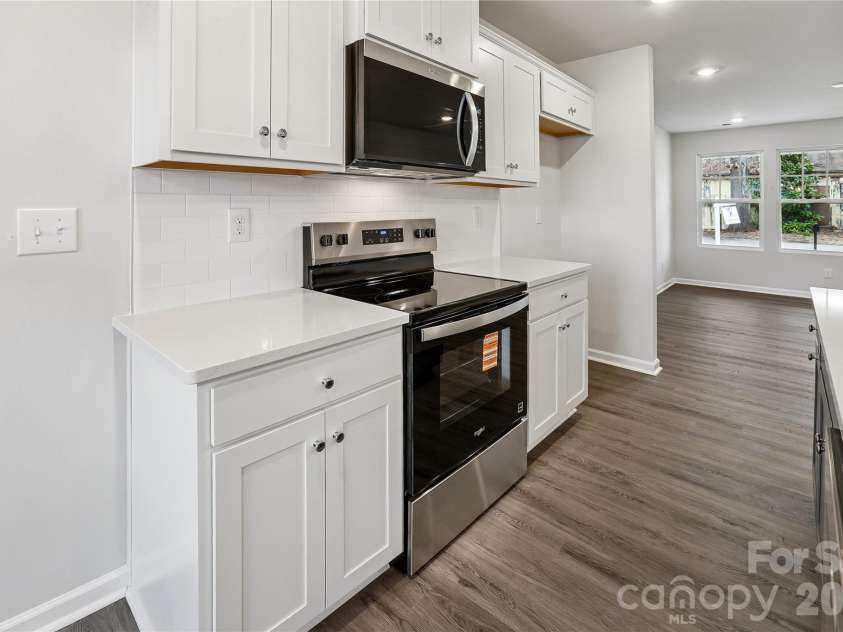 532 Bond Street, Statesville, NC 28677.  MLS# CAR4380155, YatesRealty ID 23660. 