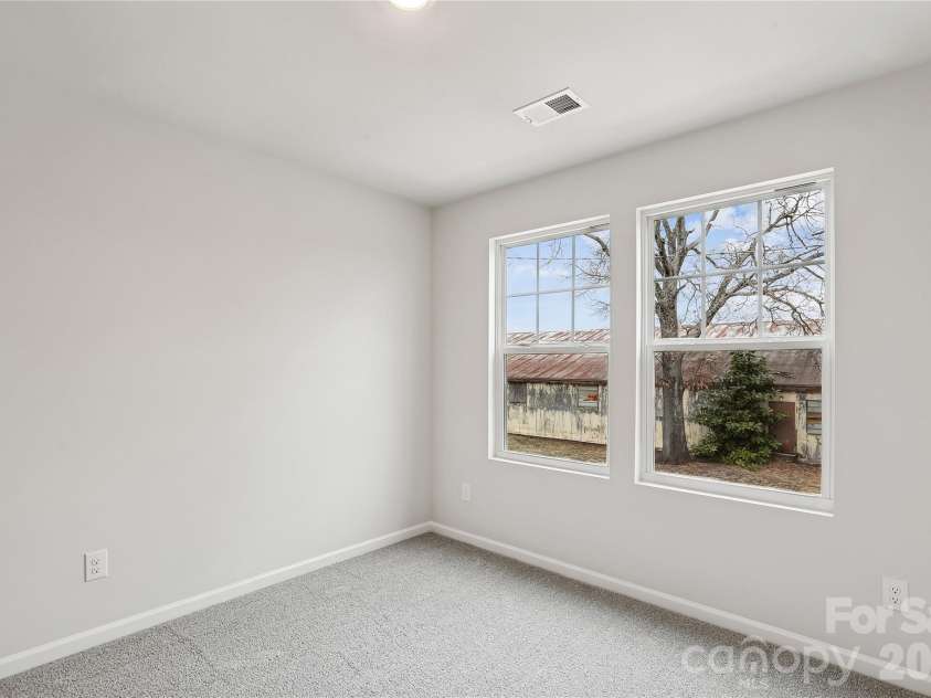 532 Bond Street, Statesville, NC 28677.  MLS# CAR4380155, YatesRealty ID 23660. 