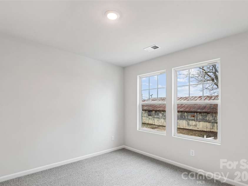532 Bond Street, Statesville, NC 28677.  MLS# CAR4380155, YatesRealty ID 23660. 