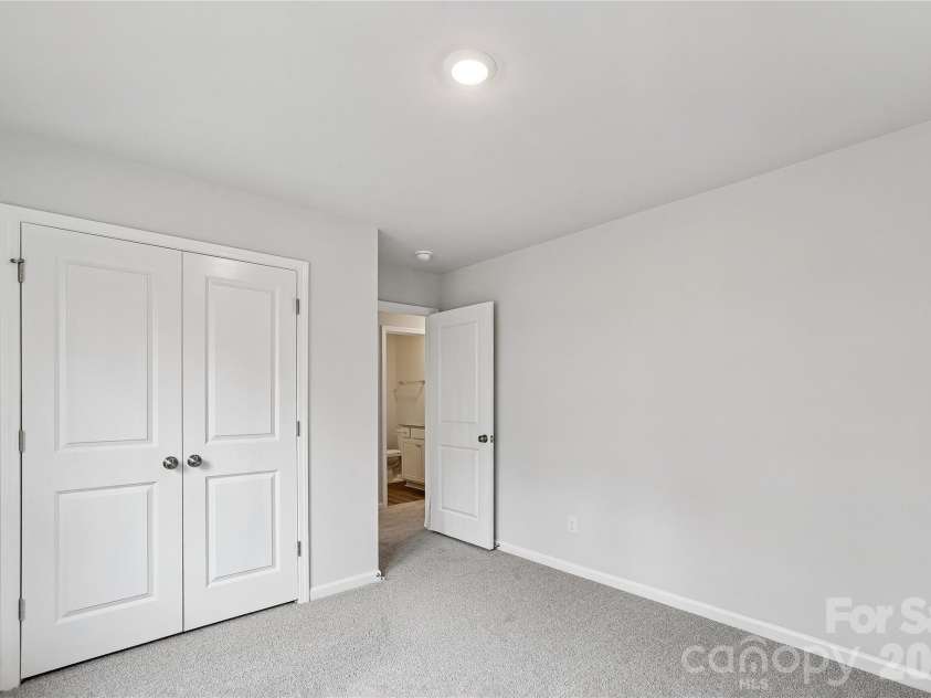 532 Bond Street, Statesville, NC 28677.  MLS# CAR4380155, YatesRealty ID 23660. 