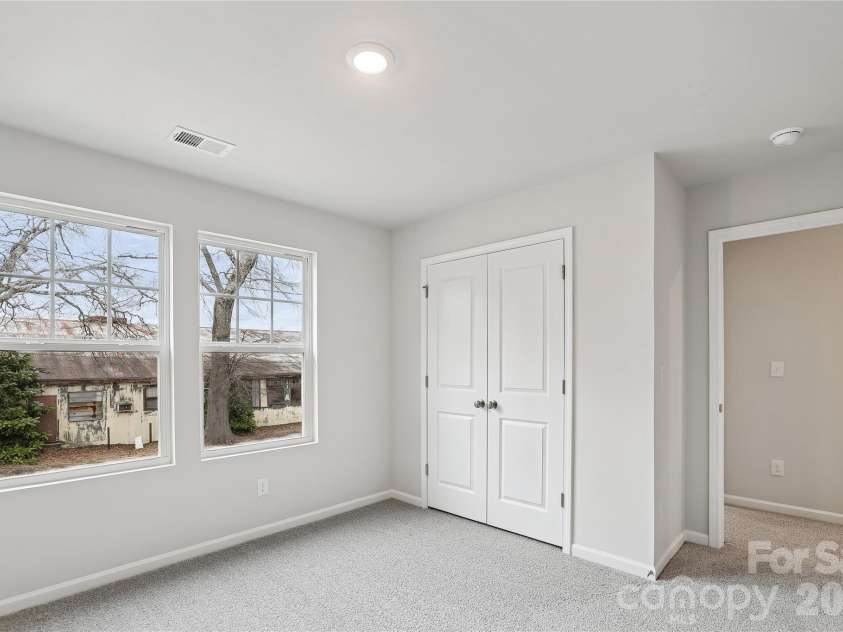 532 Bond Street, Statesville, NC 28677.  MLS# CAR4380155, YatesRealty ID 23660. 