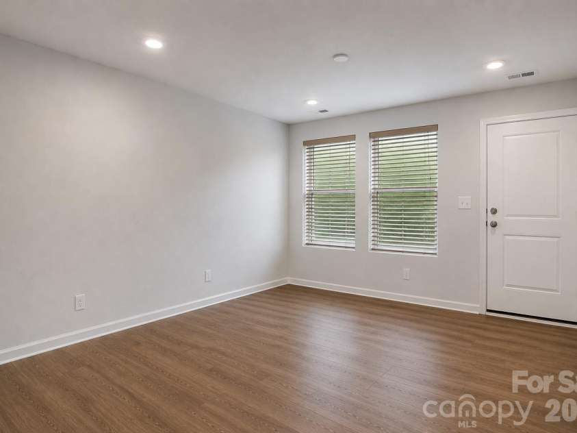 532 Bond Street, Statesville, NC 28677.  MLS# CAR4380155, YatesRealty ID 23660. 