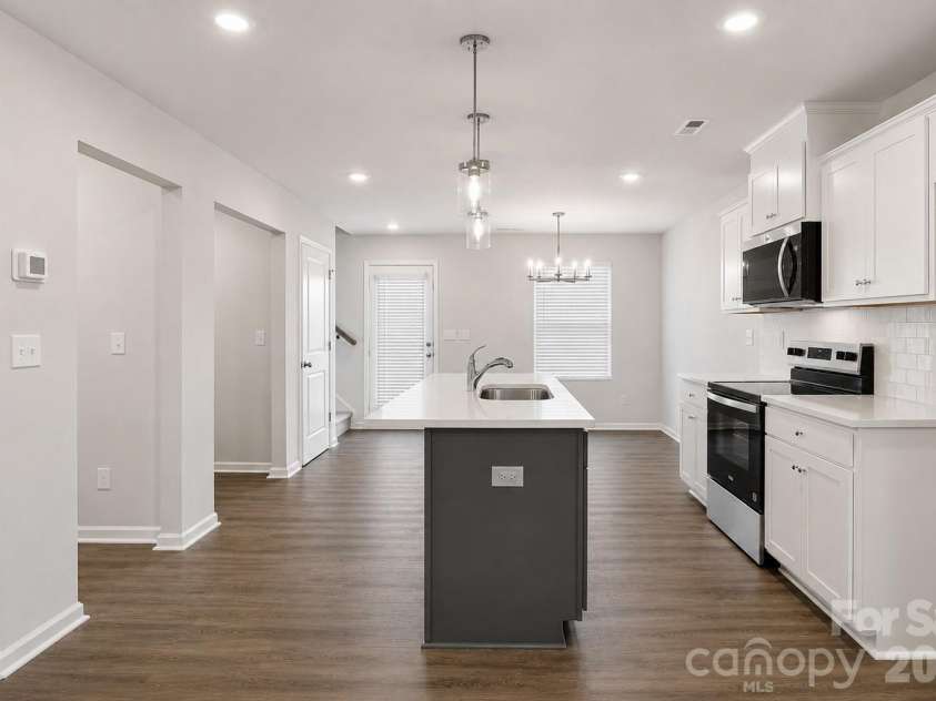 532 Bond Street, Statesville, NC 28677.  MLS# CAR4380155, YatesRealty ID 23660. 