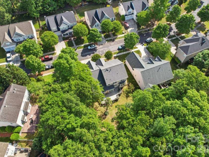 10412 Old Carolina Drive, Charlotte, NC 28214.  MLS# CAR4375684, YatesRealty ID 23661. 