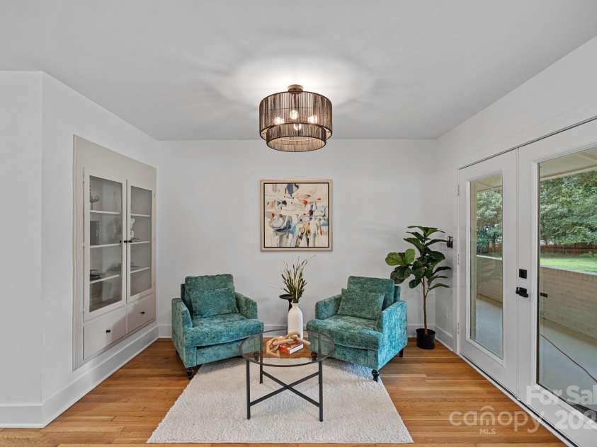 4209 Windwood Circle, Charlotte, NC 28226.  MLS# CAR4275324, YatesRealty ID 23661. 