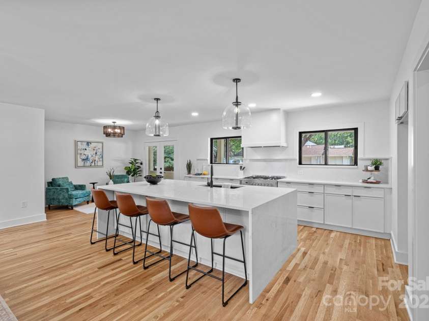 4209 Windwood Circle, Charlotte, NC 28226.  MLS# CAR4275324, YatesRealty ID 23661. 