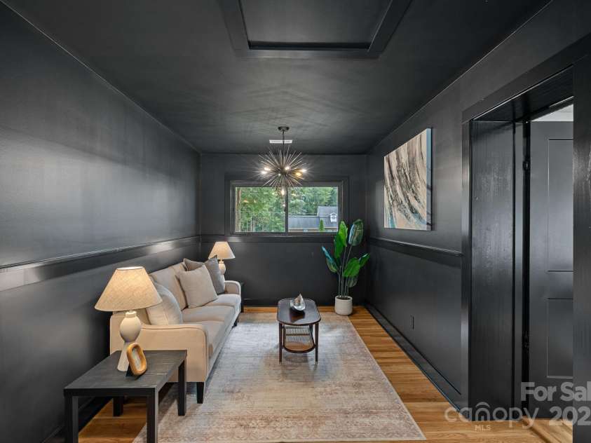 4209 Windwood Circle, Charlotte, NC 28226.  MLS# CAR4275324, YatesRealty ID 23661. 