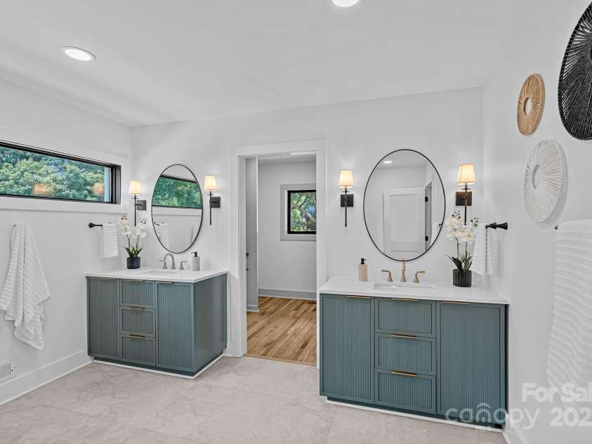 4209 Windwood Circle, Charlotte, NC 28226.  MLS# CAR4275324, YatesRealty ID 23661. 